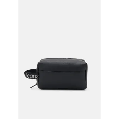 Calvin Klein Jeans ULTRALIGHT BEAUTY CASE UNISEX - Trousse