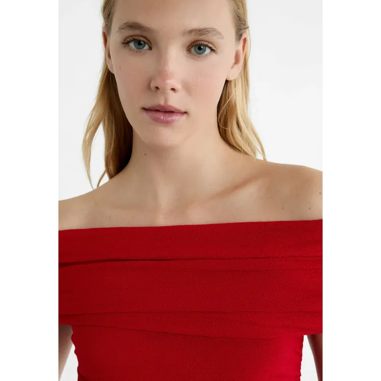 Stradivarius OFF-THE-SHOULDER - T-shirt con stampa
