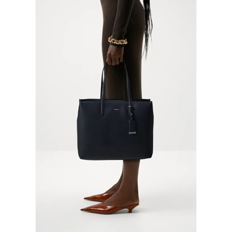 Calvin Klein MUST EPI MONO - Borsa a mano
